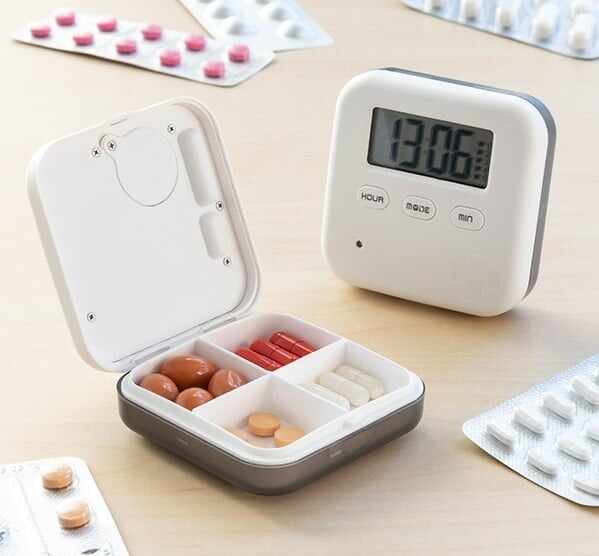 Cutie electronica inteligenta pentru pastile Pilly